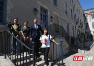 威海吃瓜网红事件视频播放,视频播放背后的热议与真相